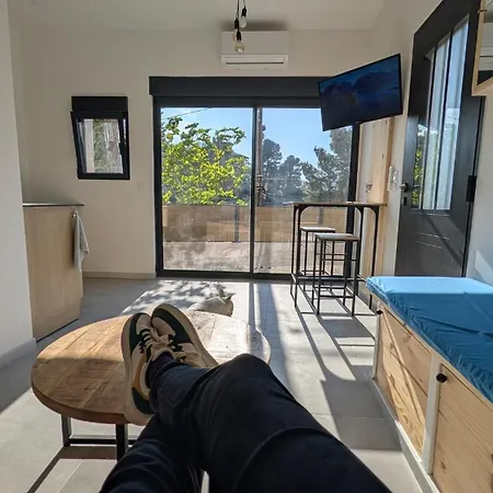 20 M2 Dans Les Calanques *